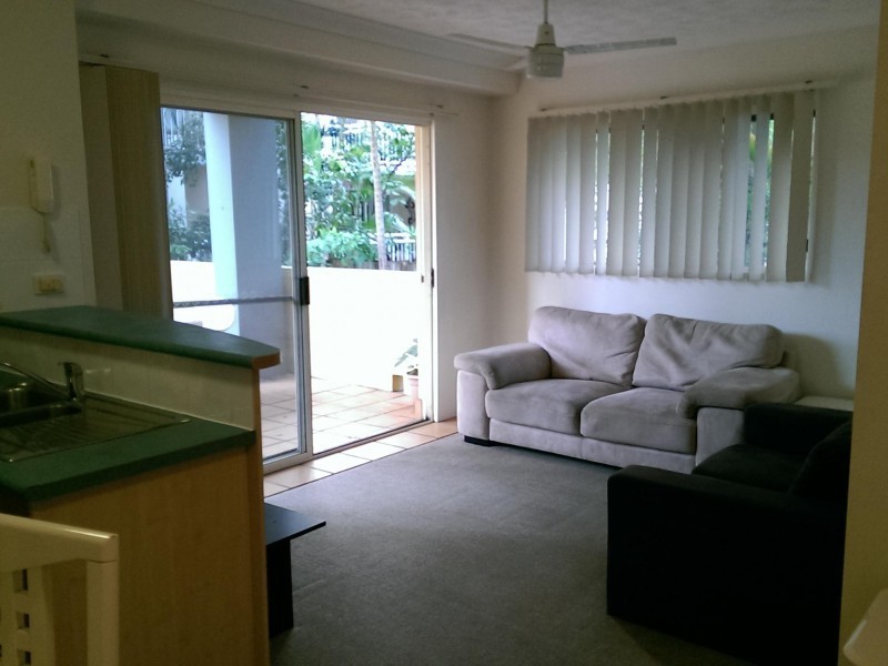 8/10-14 Purli Street, Chevron Island QLD 4217