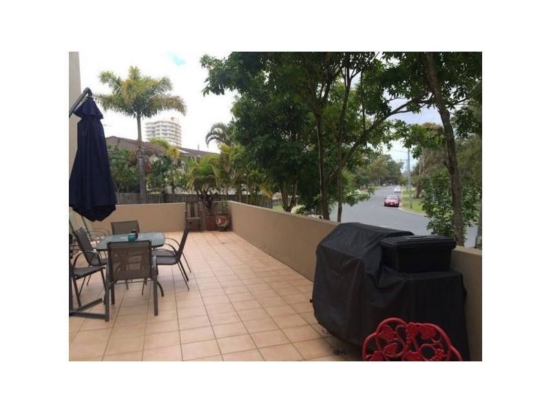 1/4 Mawarra, Palm Beach QLD 4221