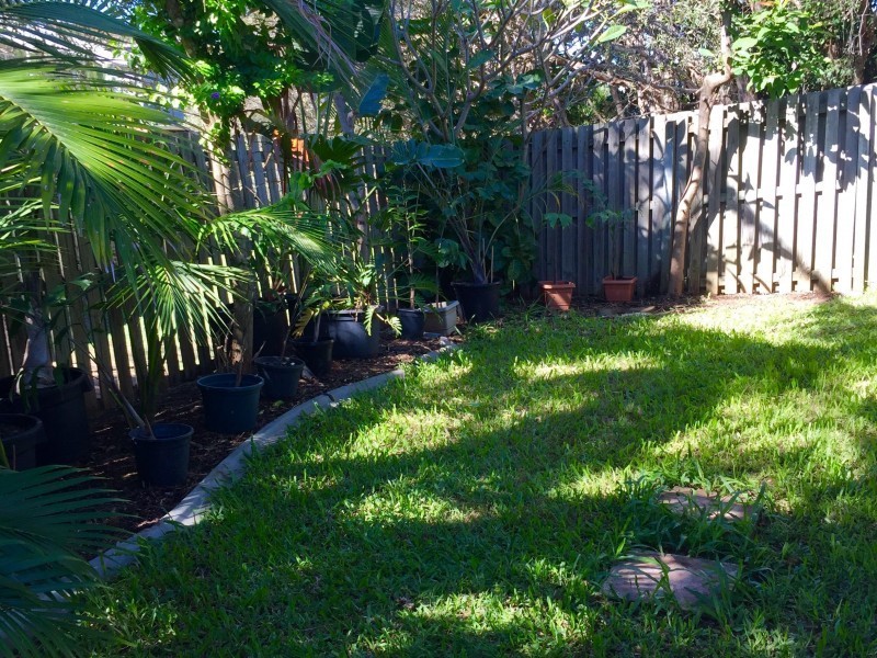 34 Albicore Street, Mermaid Waters QLD 4218