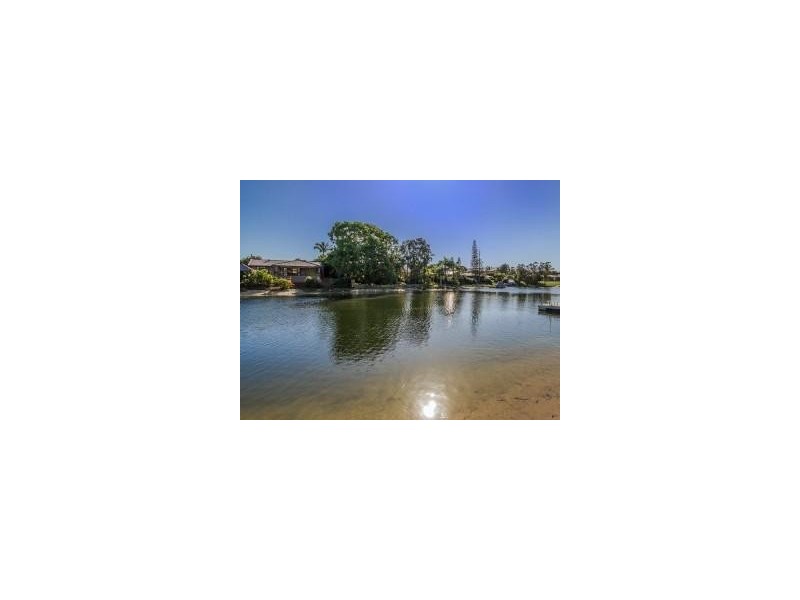 34 Albicore Street, Mermaid Waters QLD 4218