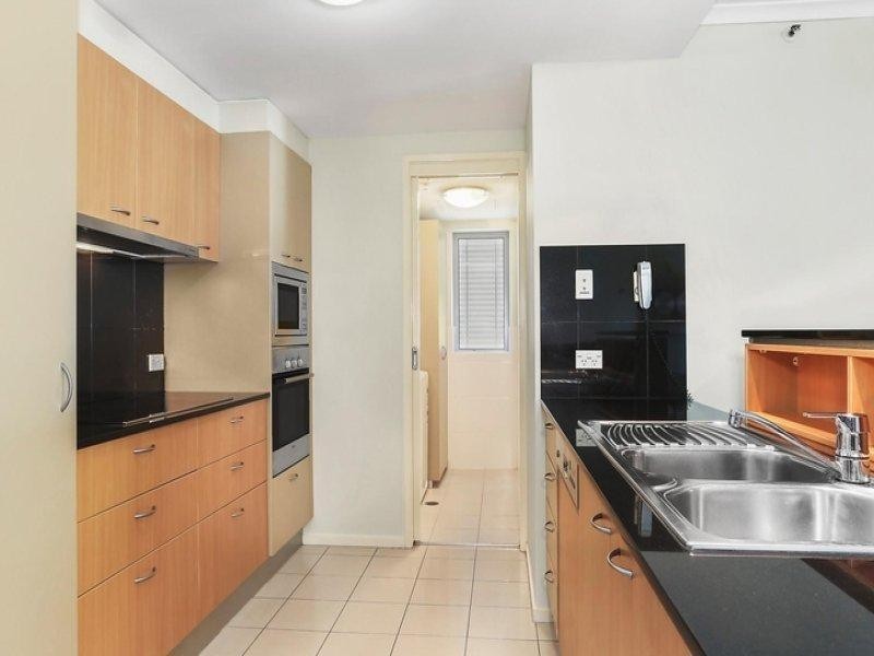 21 Cypress Avenue, Surfers Paradise QLD 4217