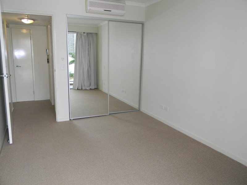 21 Cypress Avenue, Surfers Paradise QLD 4217