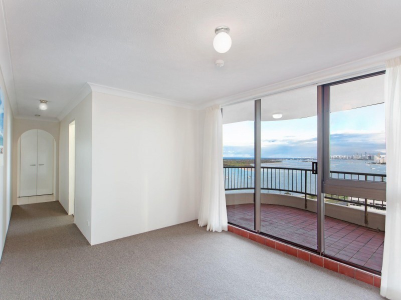 72/9  Bayview Street, Runaway Bay QLD 4216