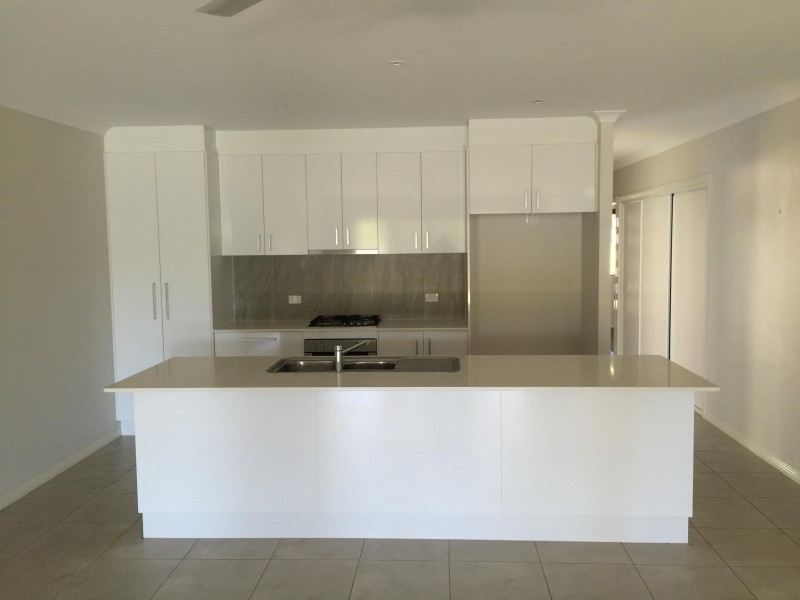 5 Twin Creek Court, Cannonvale QLD 4802