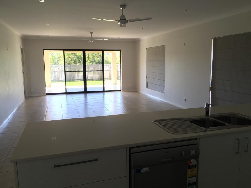 5 Twin Creek Court, Cannonvale QLD 4802