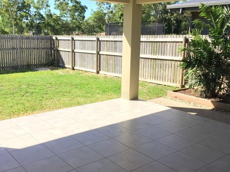 5 Twin Creek Court, Cannonvale QLD 4802