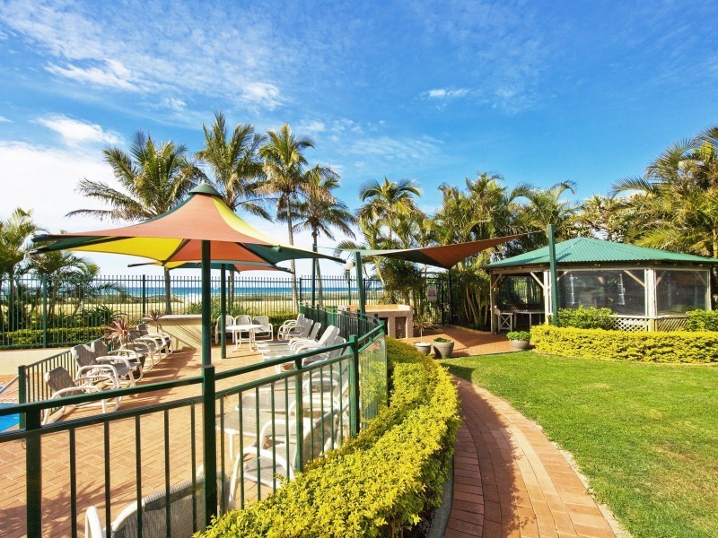 969 Gold Coast Highway, Palm Beach QLD 4221