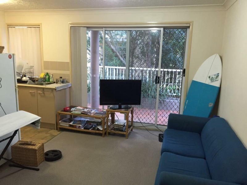 7 Illawong Street, Chevron Island QLD 4217