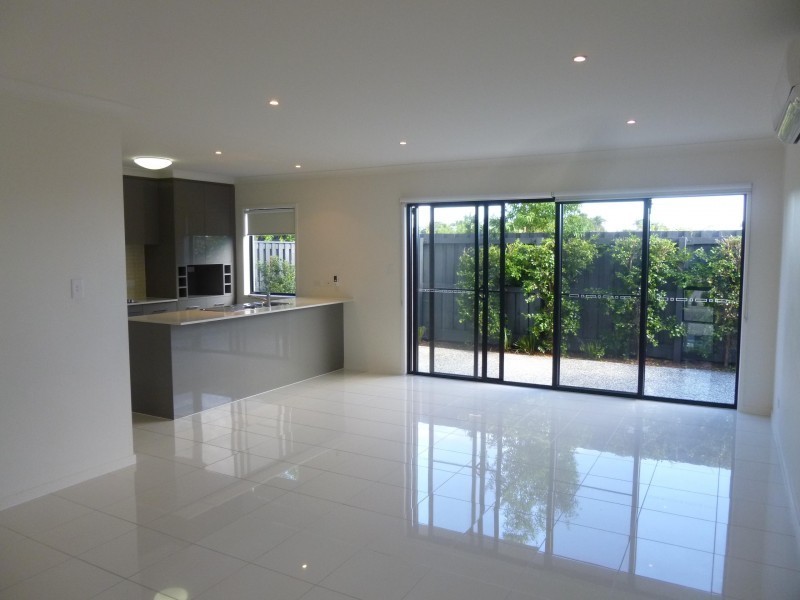 2 Bourton Road, Merrimac QLD 4226