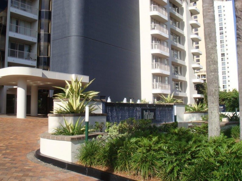 1 Peak Avenue, Main Beach QLD 4217