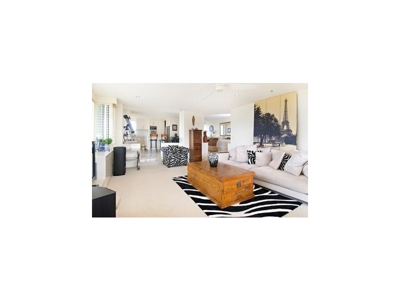 1 Peak Avenue, Main Beach QLD 4217