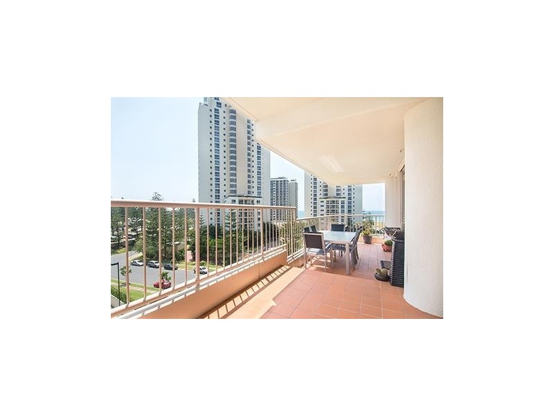 1 Peak Avenue, Main Beach QLD 4217