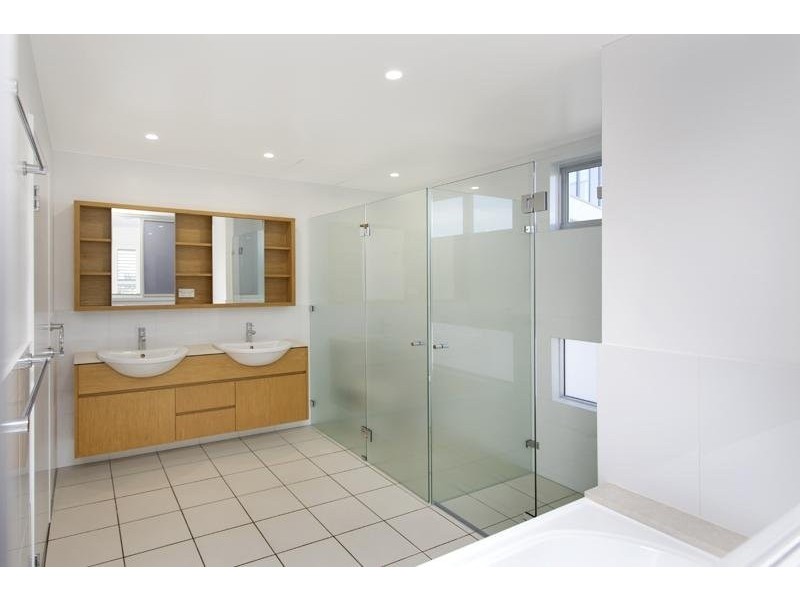 8 Dunmore Terrace, Auchenflower QLD 4066