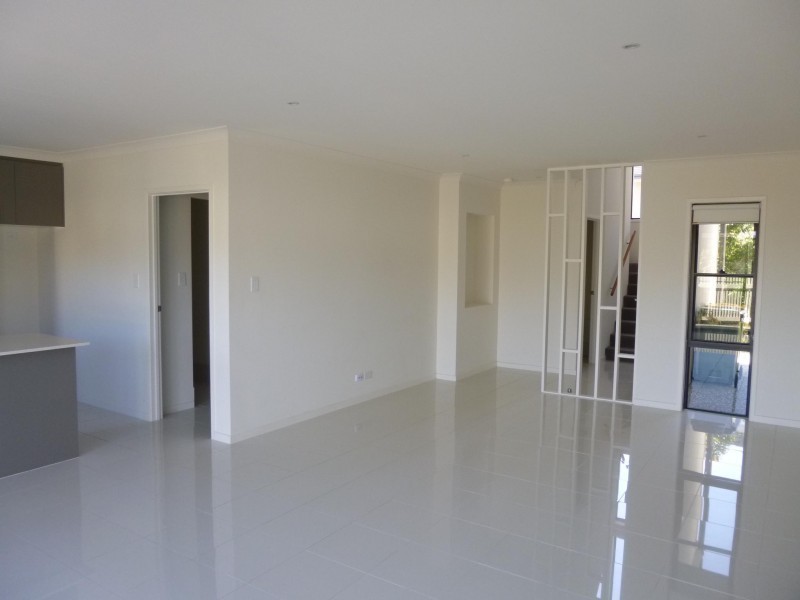 1/2 Bourton Road, Merrimac QLD 4226
