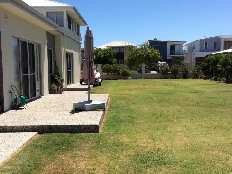 24-26 Harbour Rise, Hope Island QLD 4212