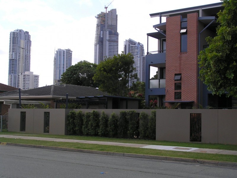 13/20-26 Illawong Street, Chevron Island QLD 4217