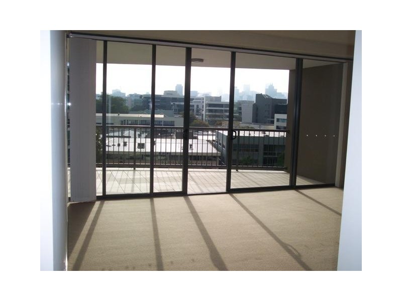 1044/18 Manning Street, Milton QLD 4064