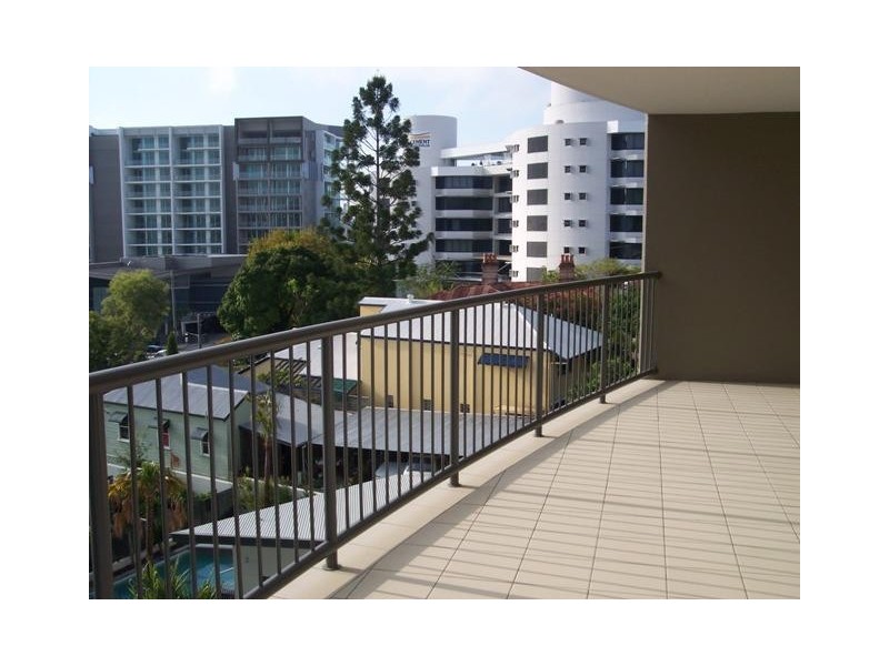 1044/18 Manning Street, Milton QLD 4064