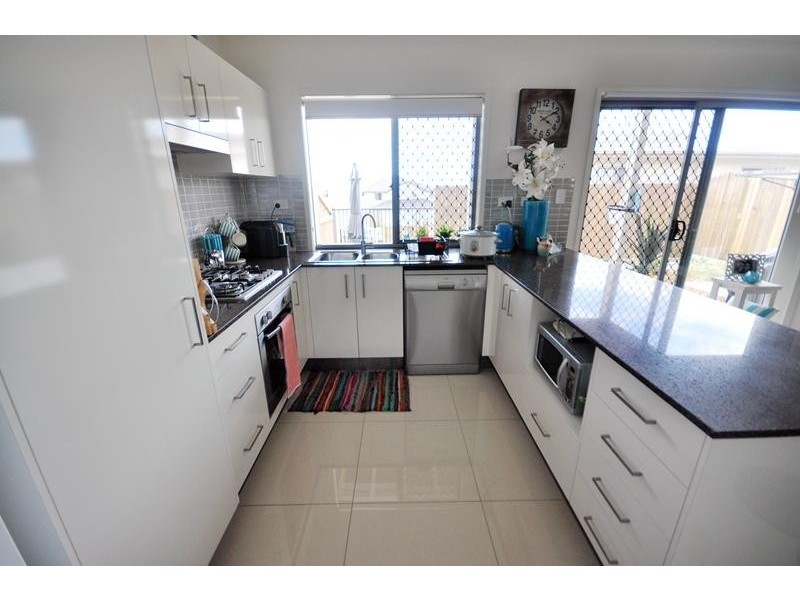 14 Photinia Cres, Mountain Creek QLD 4557