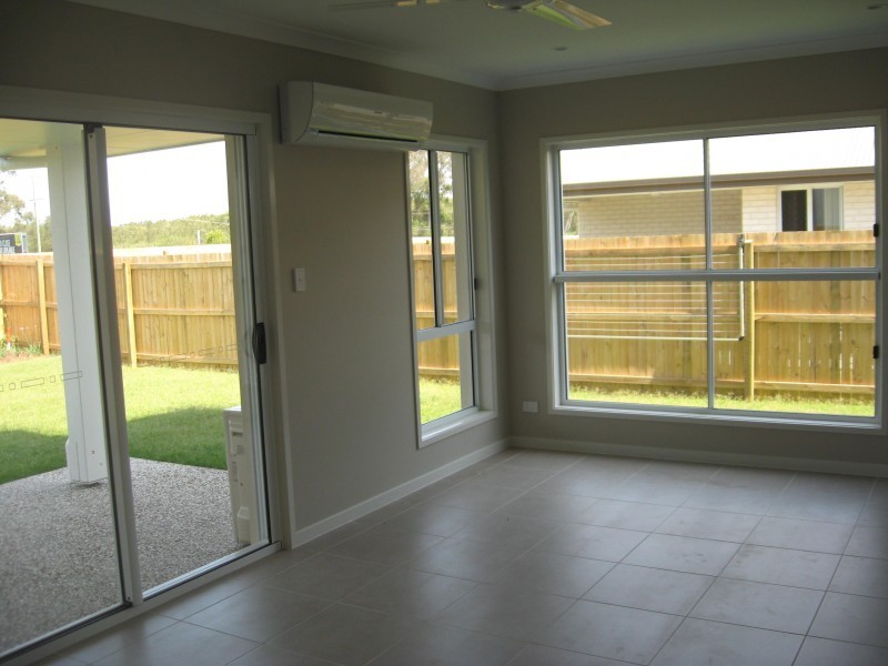 21 Fern Pde, Griffin QLD 4503