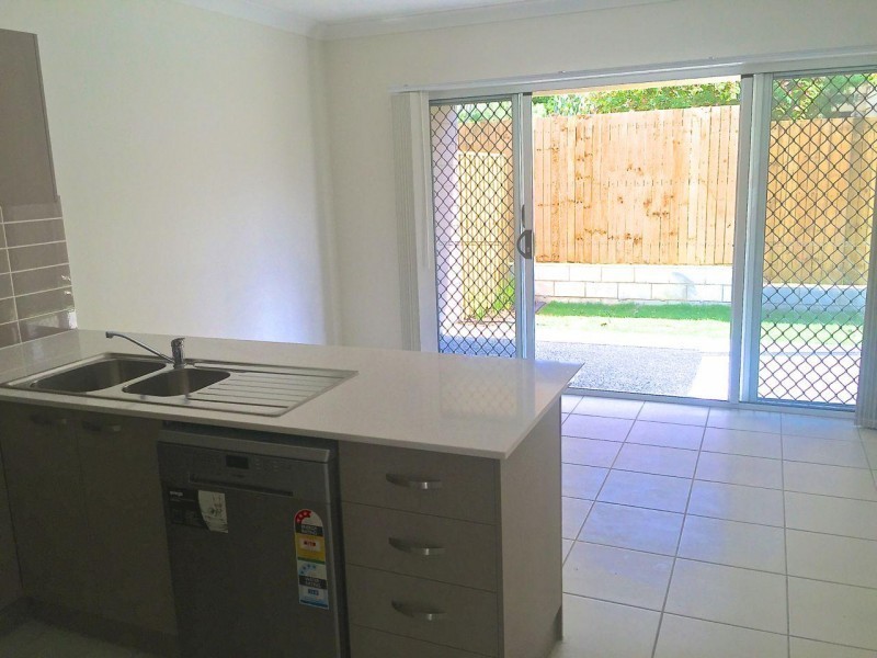 10 Creek Street, Bundamba QLD 4304