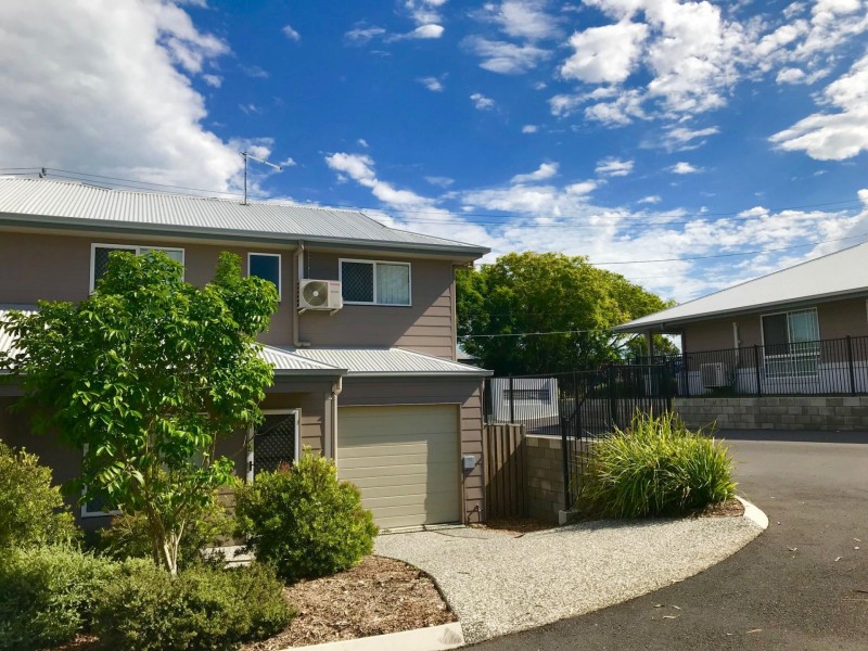 10 Creek Street, Bundamba QLD 4304