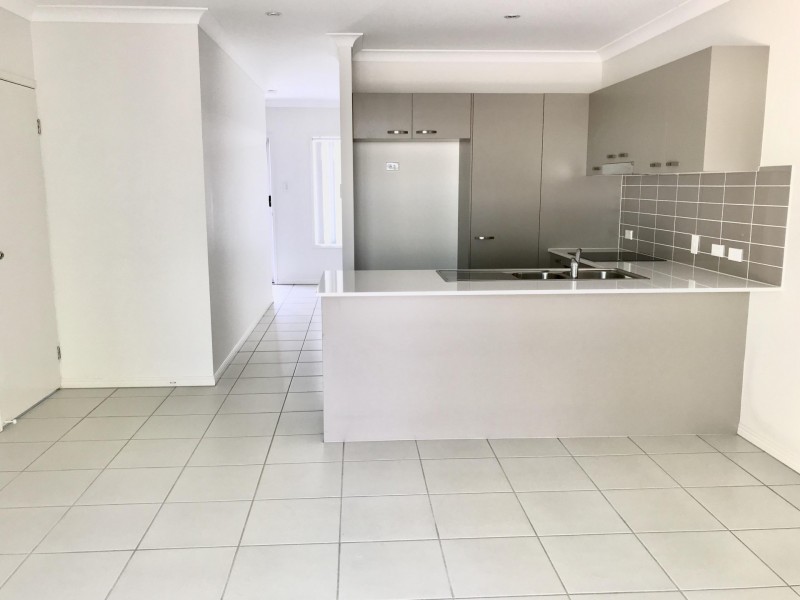 10 Creek Street, Bundamba QLD 4304