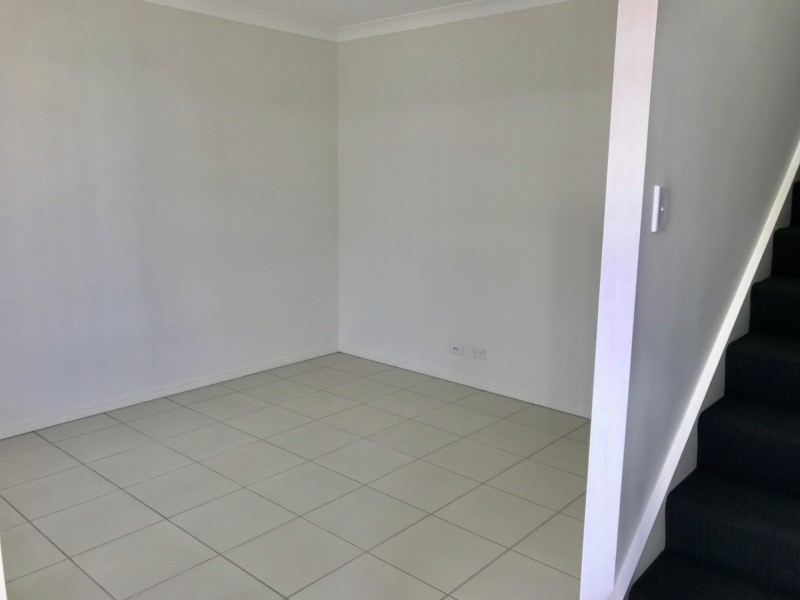 10 Creek Street, Bundamba QLD 4304