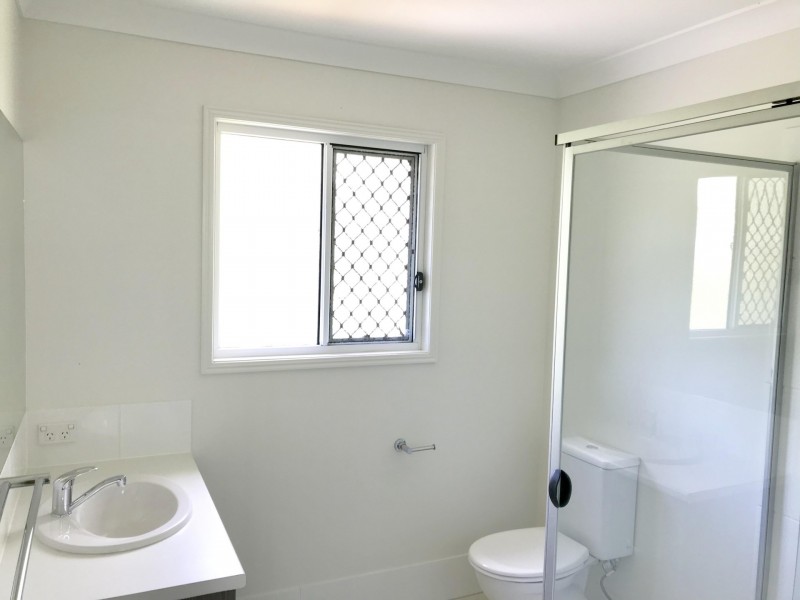 10 Creek Street, Bundamba QLD 4304