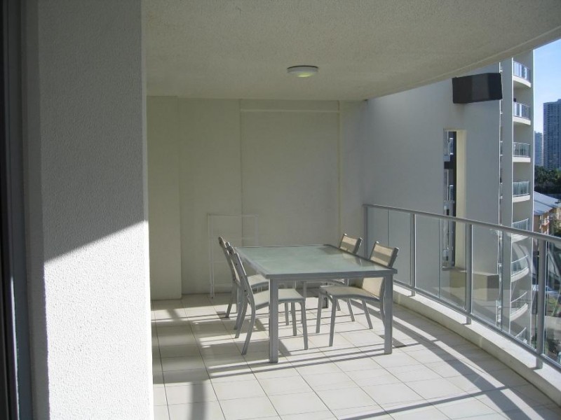 244/21-31 Cypress Ave, Surfers Paradise QLD 4217