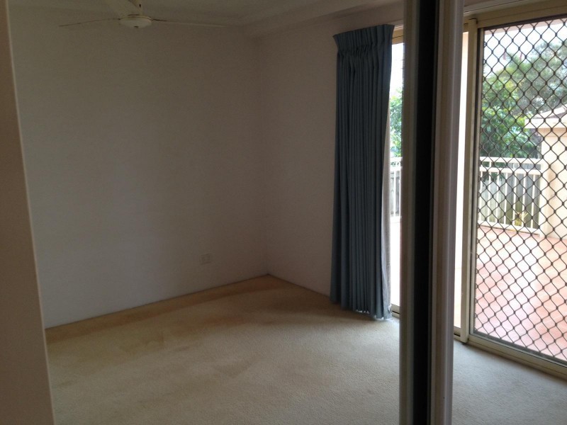 76 THOMAS DR, Chevron Island QLD 4217