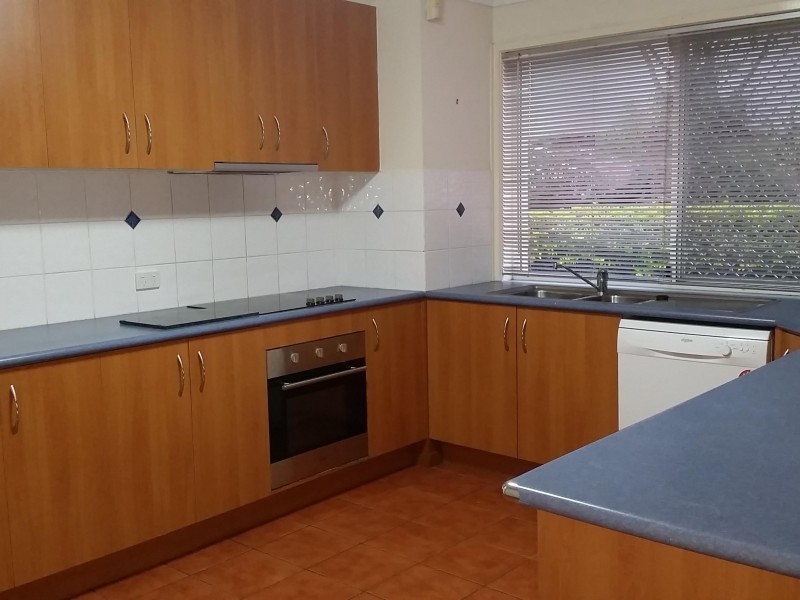 31 Arun Drive, Arundel QLD 4214