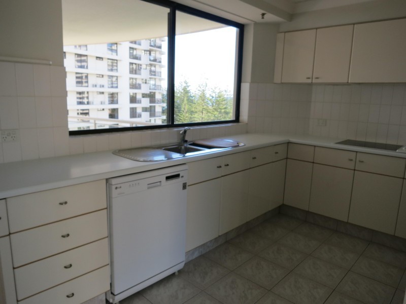 34/13 Cunningham Ave, Main Beach QLD 4217