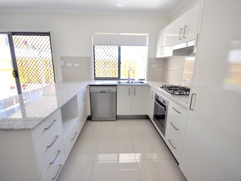 2/2 Photinia Cres, Mountain Creek QLD 4557