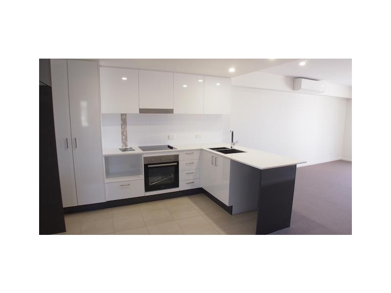 32 Broadwater Avenue, Hope Island QLD 4212