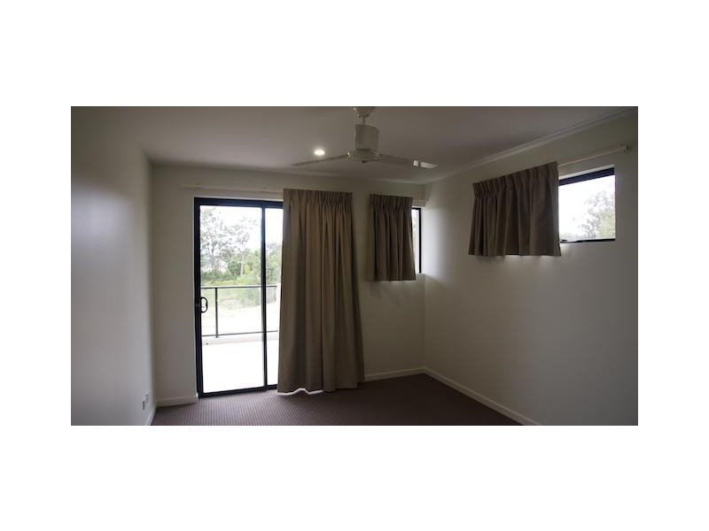 32 Broadwater Avenue, Hope Island QLD 4212