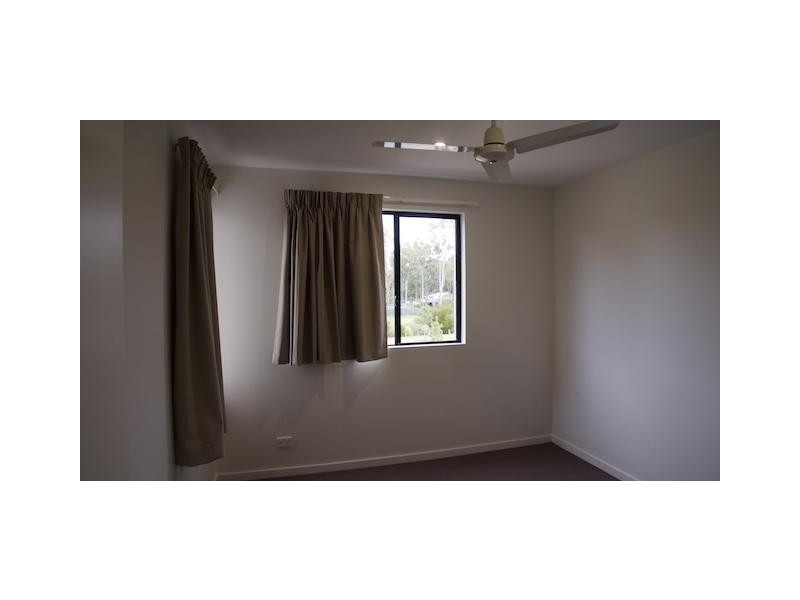 32 Broadwater Avenue, Hope Island QLD 4212