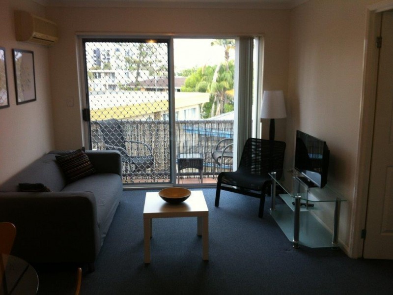 16/4 Adori St, Chevron Island QLD 4217