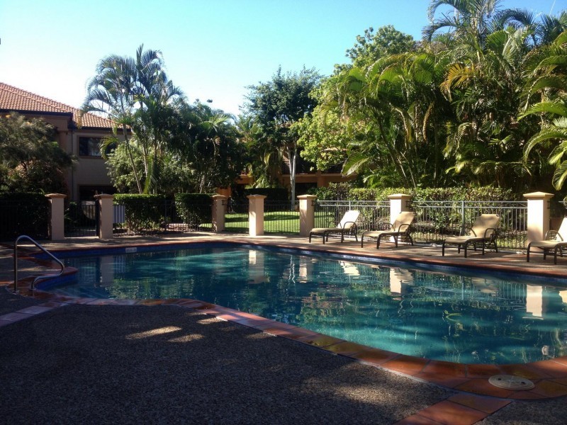 39/34 Albicore Street, Mermaid Waters QLD 4218