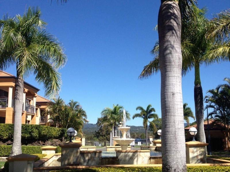 39/34 Albicore Street, Mermaid Waters QLD 4218