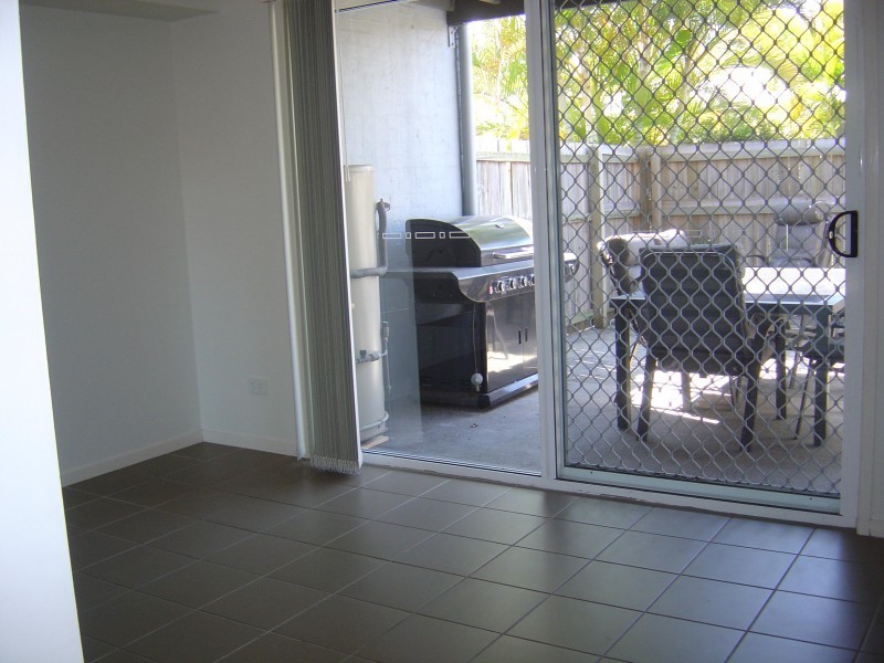 83 Dibar St, Wynnum QLD 4178
