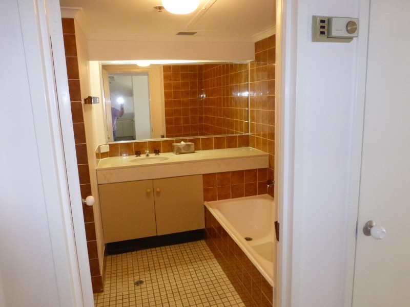 2 Admiralty Drive, Surfers Paradise QLD 4217