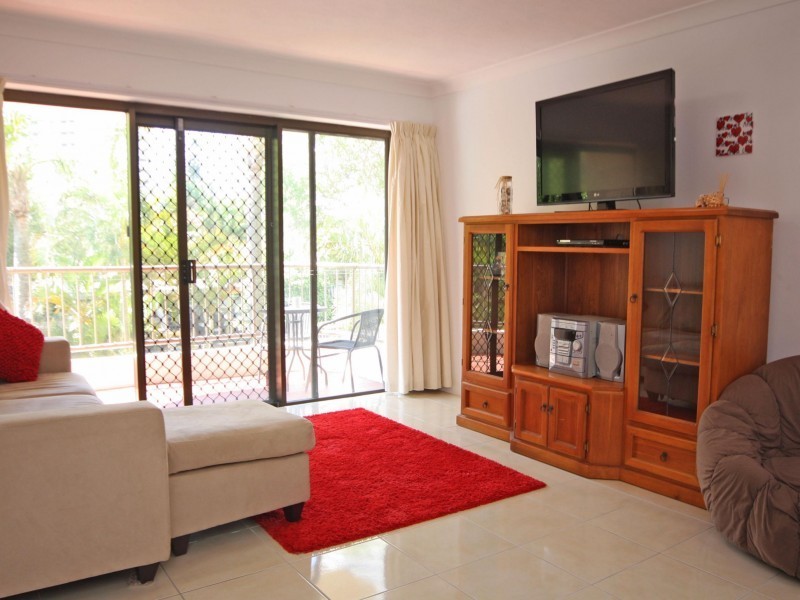 9 Bayview Street, Runaway Bay QLD 4216