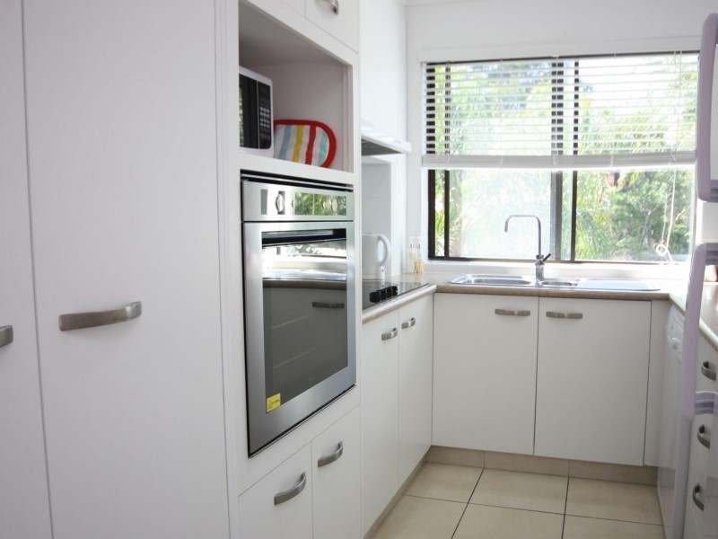 9 Bayview Street, Runaway Bay QLD 4216