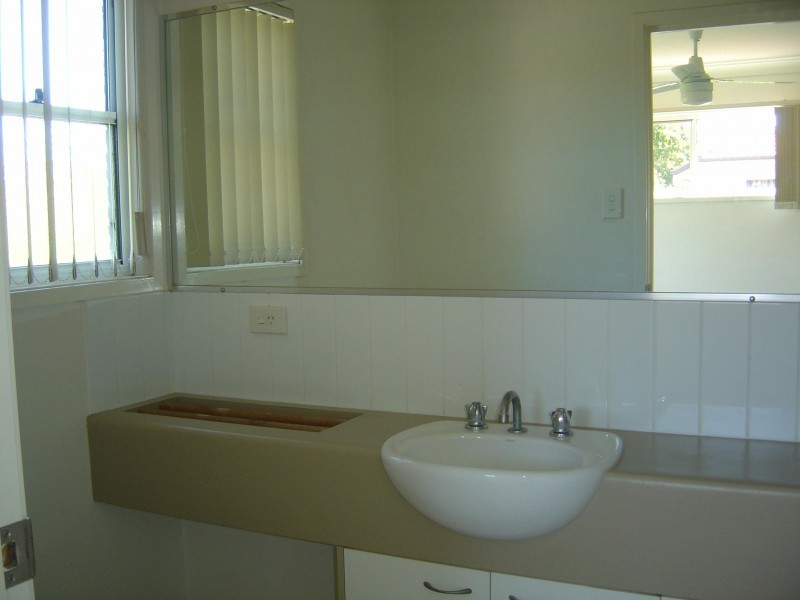 83 Dibar St, Wynnum QLD 4178