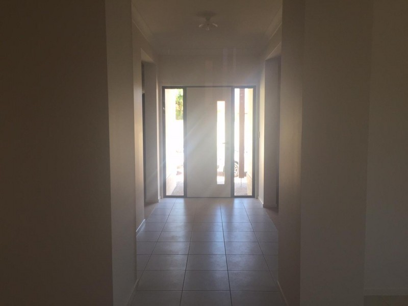 2/178 Palm Meadows Drive, Carrara QLD 4211