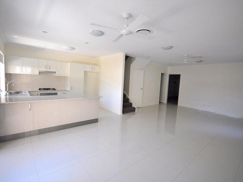 20/2 PHOTINIA CRES, Mountain Creek QLD 4557