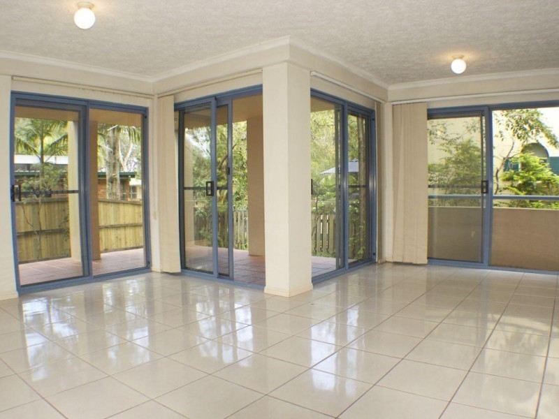 3/4 Monte Carlo Avenue, Surfers Paradise QLD 4217