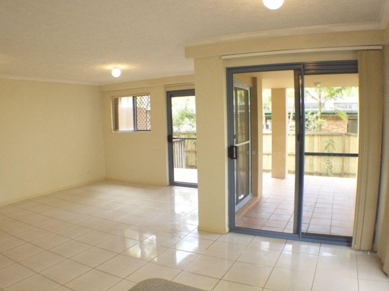 3/4 Monte Carlo Avenue, Surfers Paradise QLD 4217