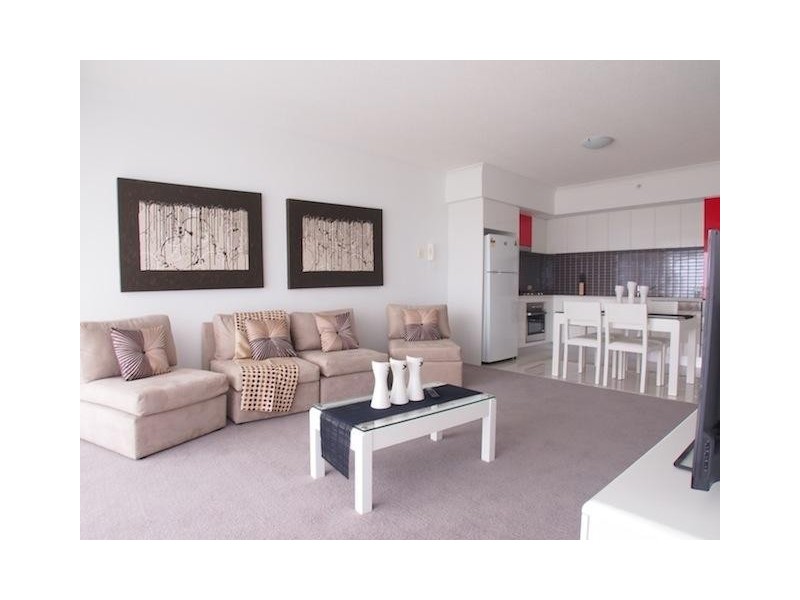 33104/9  Lawson Street, Southport QLD 4215